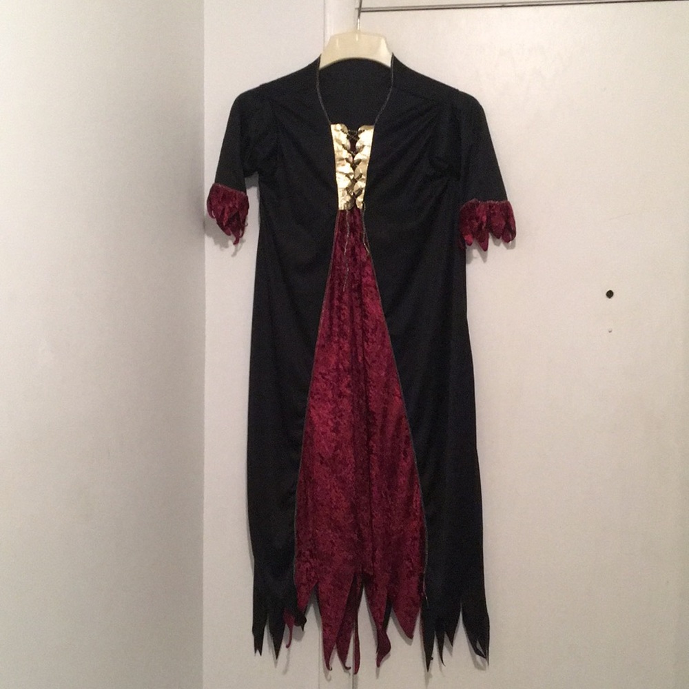 Girls witch Halloween costume